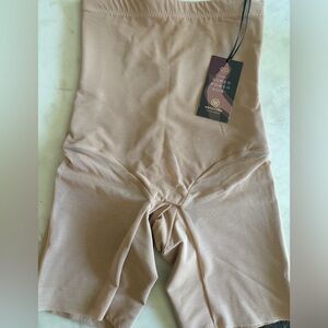 HONEYLOVE SUPER POWER SHORT size medium